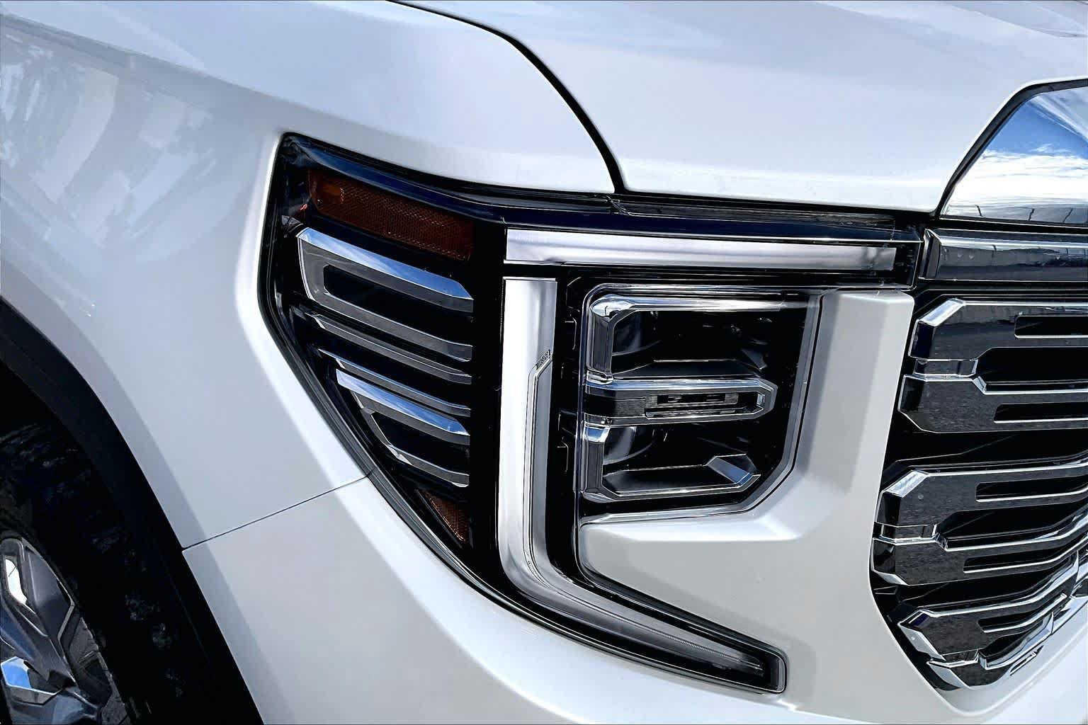 Used 2022 GMC Sierra 1500 Denali w/ Denali Reserve Package RWD image 30