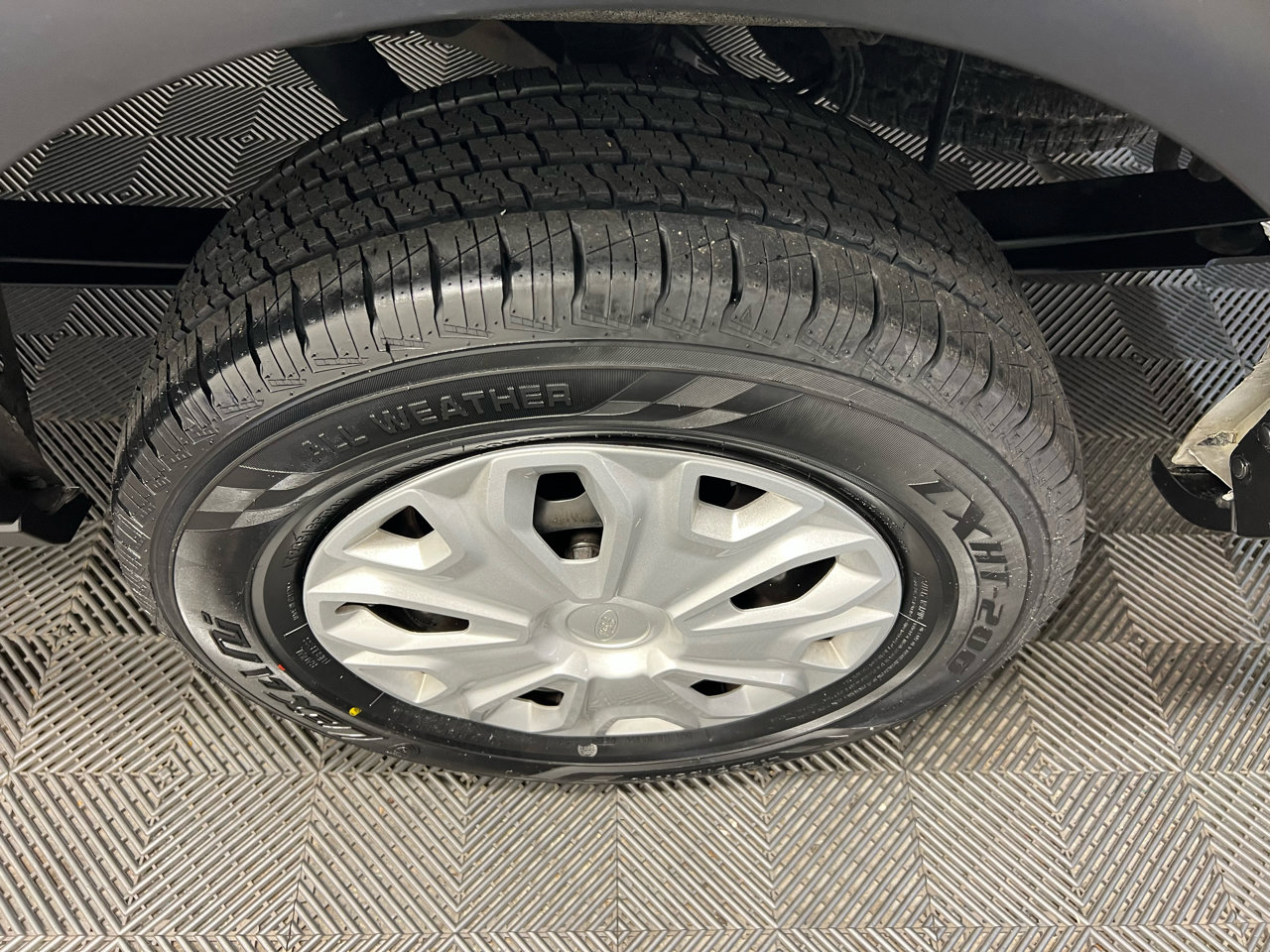 Used 2023 Ford Transit 350 XLT image 32