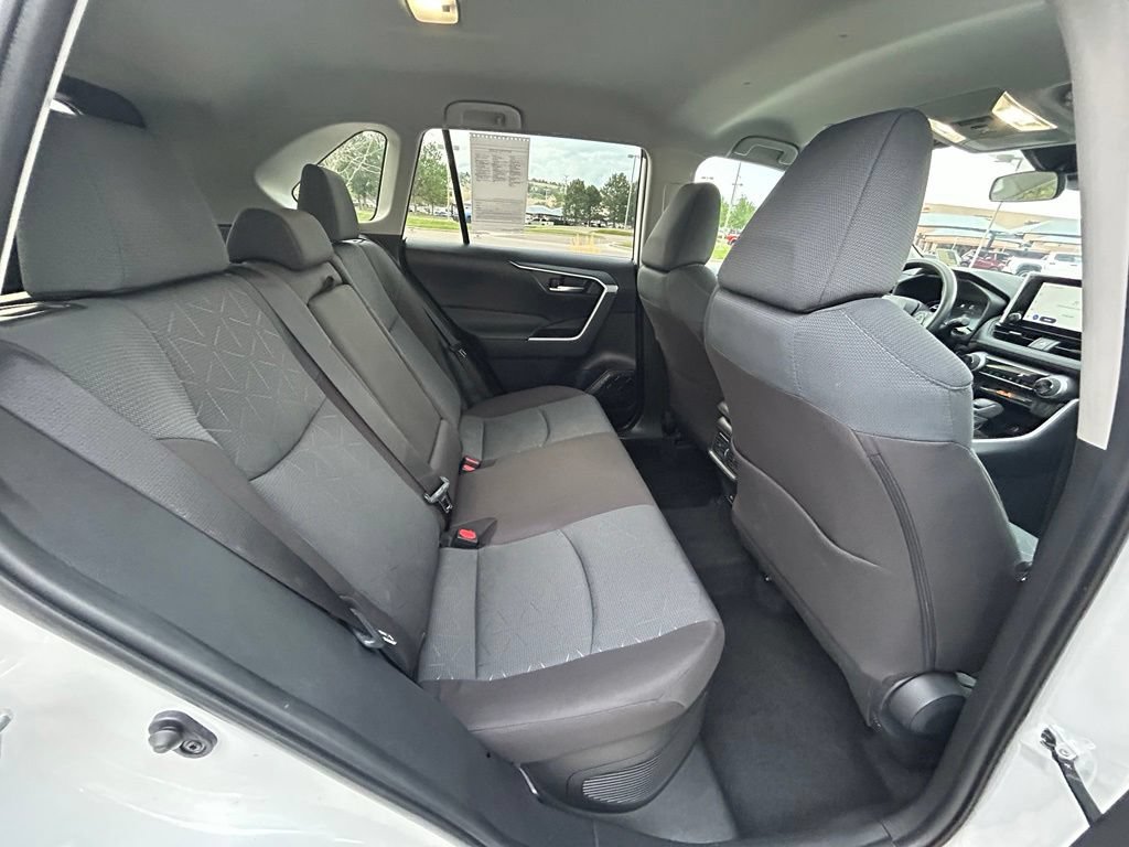 Used 2025 Toyota RAV4 XLE AWD/4WD image 30