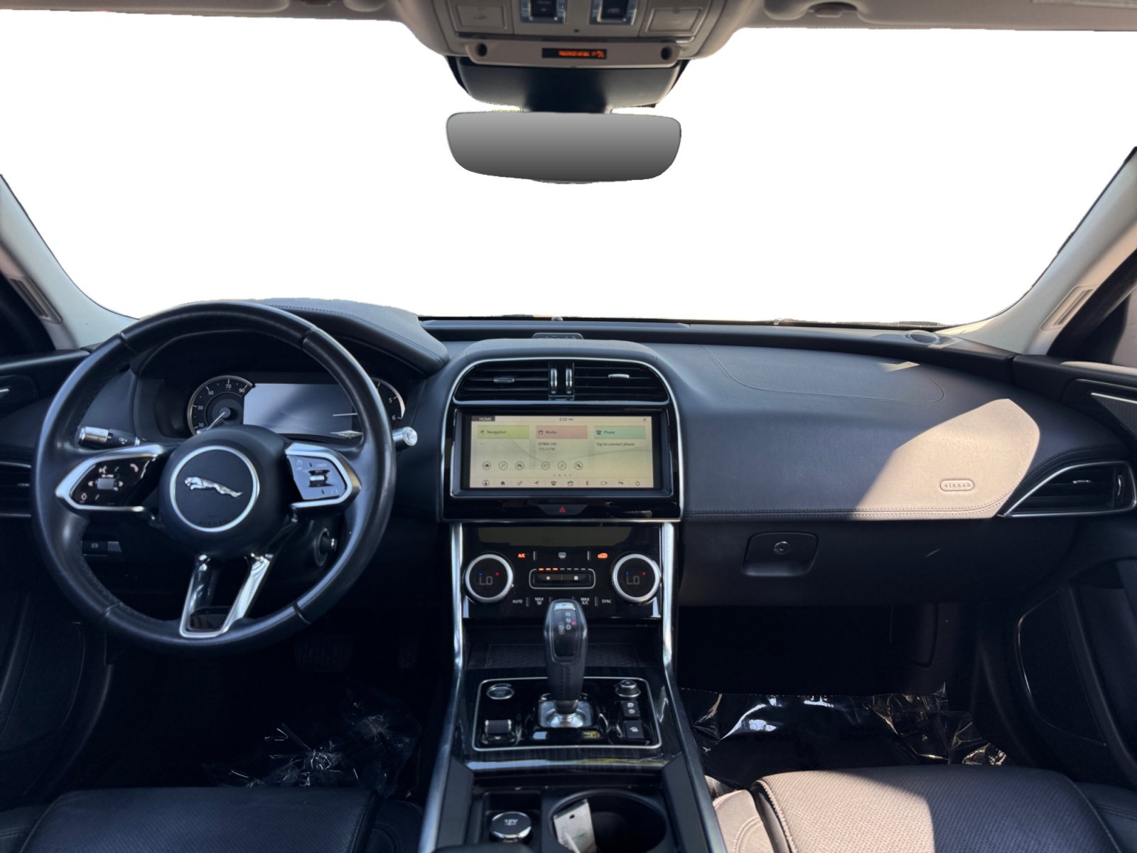 Used 2020 Jaguar XE S RWD image 10