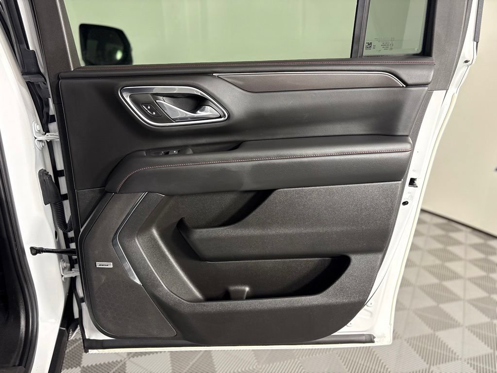 Used 2023 Chevrolet Suburban RST w/ Luxury Package RWD image 49
