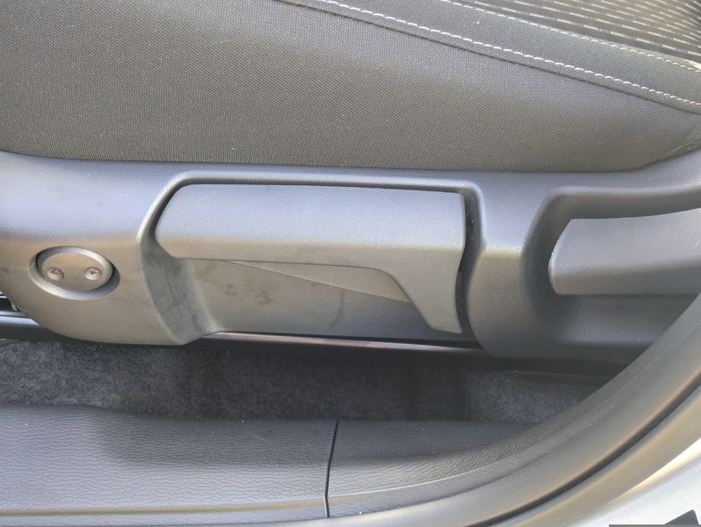 New 2026 Mitsubishi Outlander ES image 18