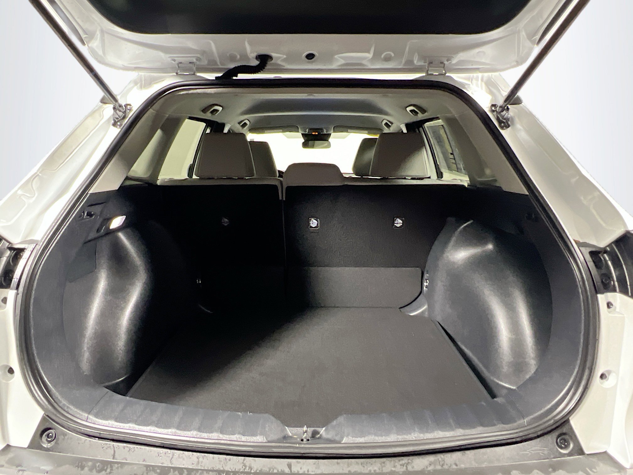 Used 2025 Toyota Corolla Cross L image 33