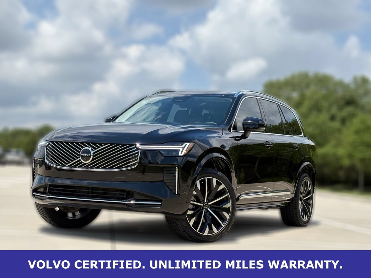 Certified 2025 Volvo XC90 B6 Plus AWD/4WD image 2