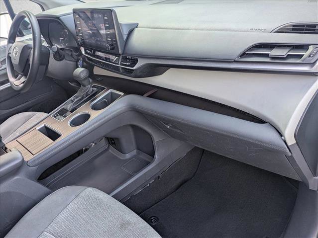 Used 2024 Toyota Sienna LE image 21