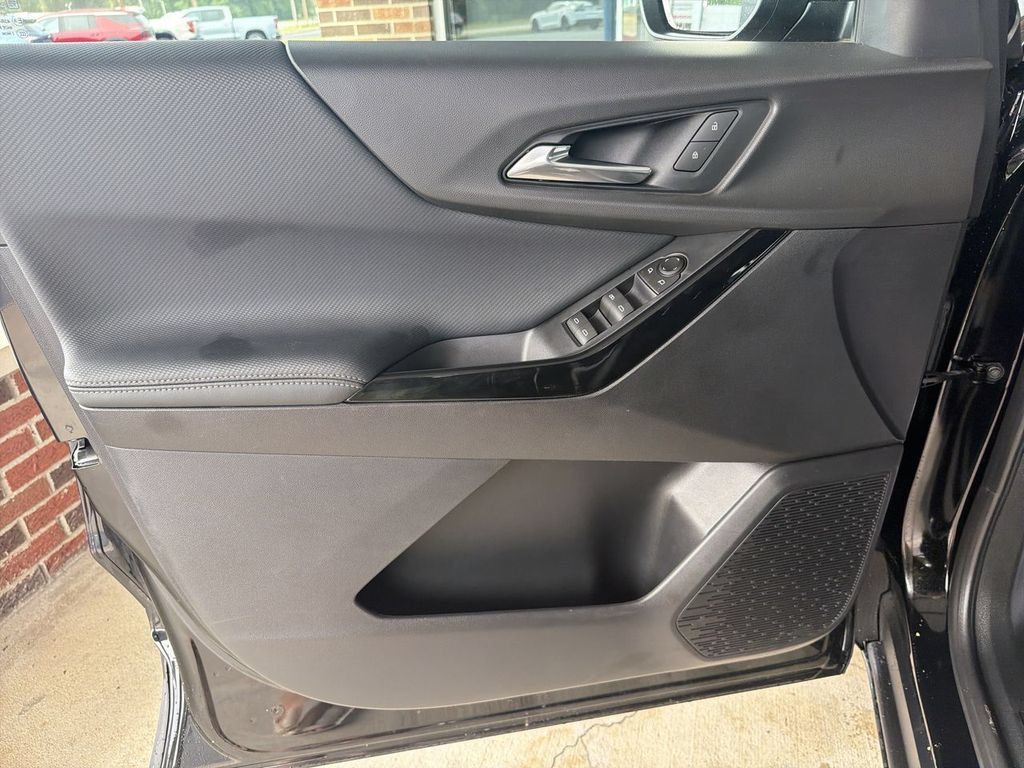 Used 2026 Chevrolet Equinox LT FWD image 22