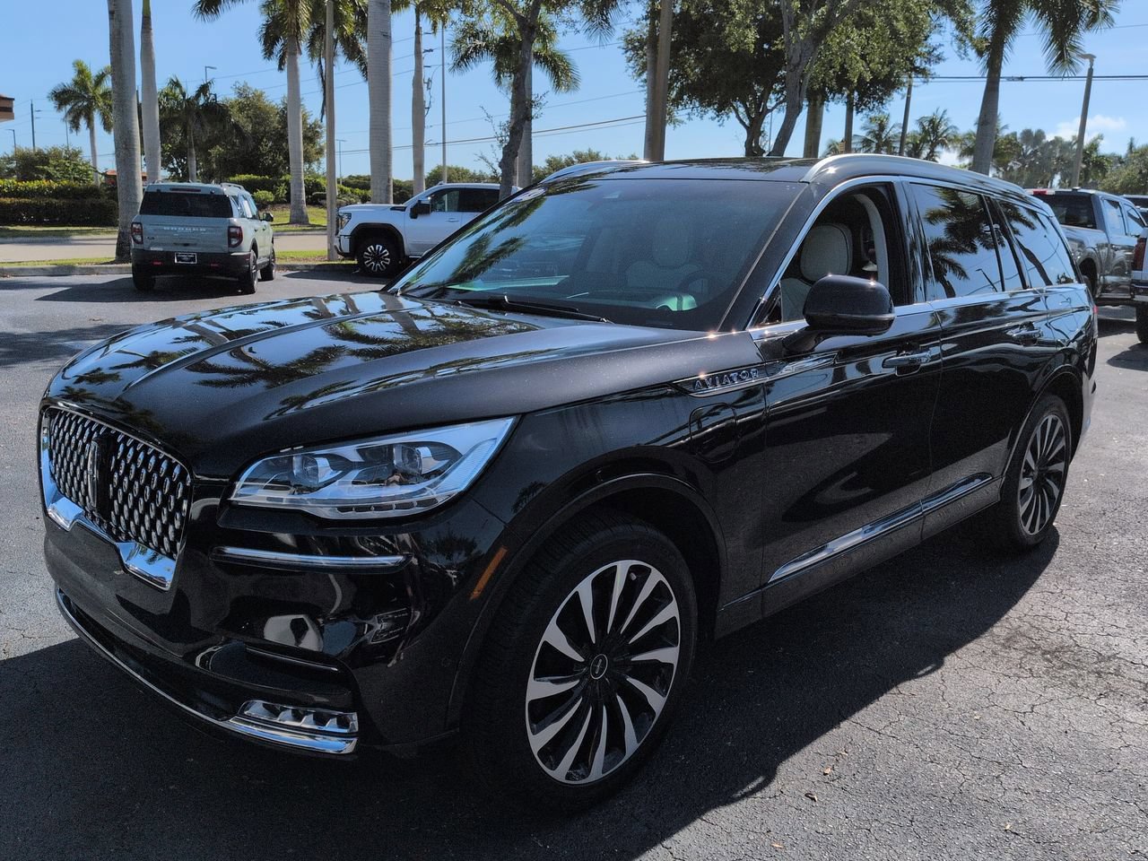 Used 2023 Lincoln Aviator Black Label Grand Touring w/ Class IV Trailer Tow Package AWD/4WD image 8