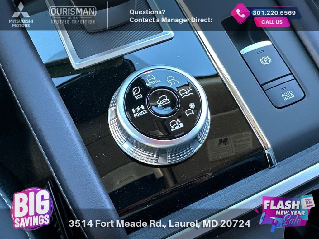 New 2025 Mitsubishi Outlander SE image 29