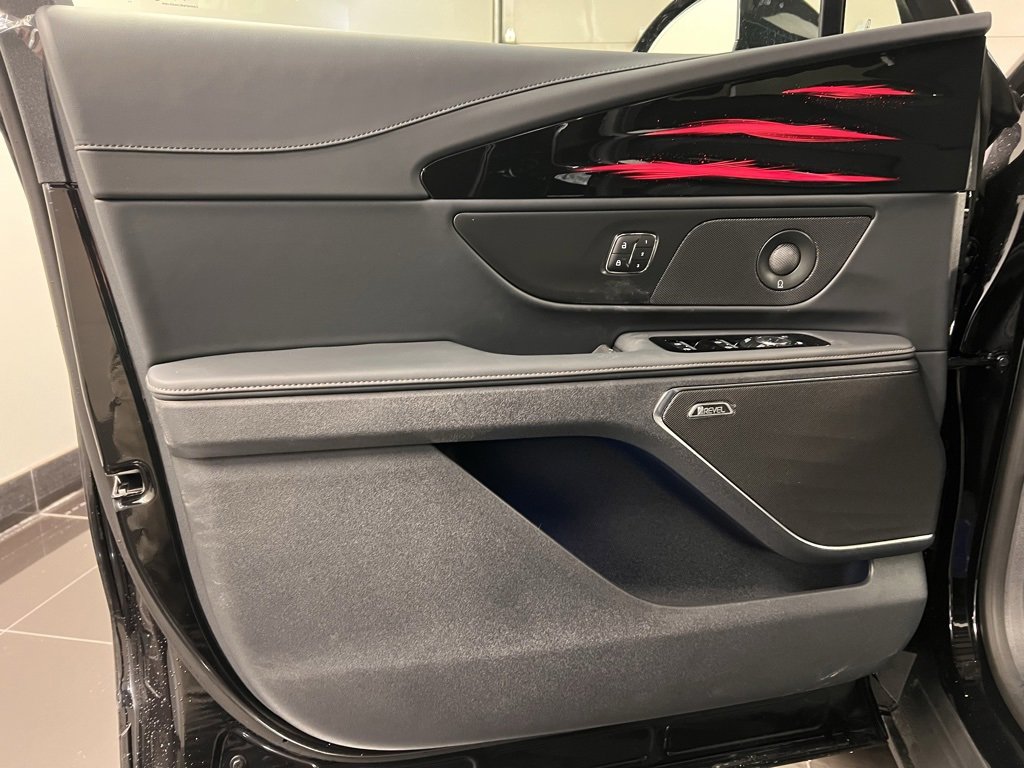 Used 2026 Lincoln Nautilus Premier w/ Equipment Group 102A image 31