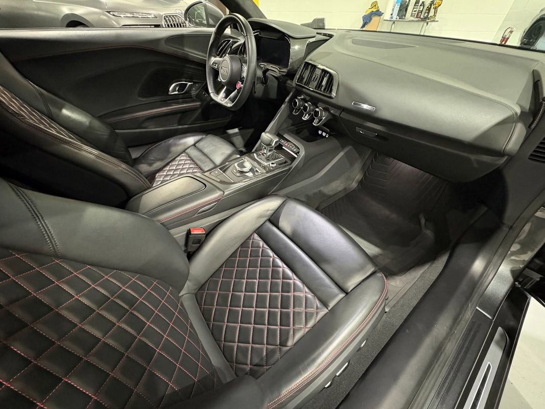 Used 2021 Audi R8 V10 w/ Premium Package image 42