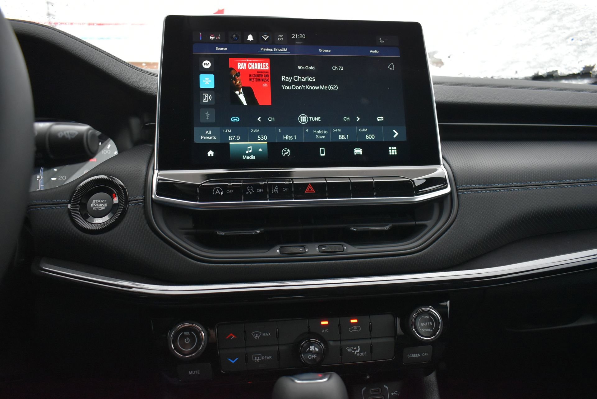 New 2026 Jeep Compass Latitude image 26