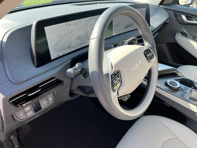 Used 2023 Kia EV6 Wind w/ Wind Technology Package AWD/4WD image 18