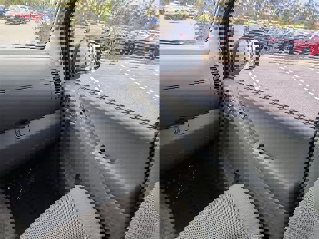 Used 2015 Nissan Frontier SV w/ SV Value Truck Package image 18