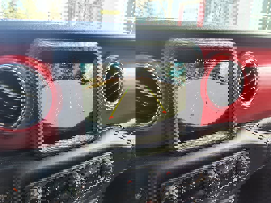 Used 2023 Jeep Wrangler Unlimited Rubicon w/ Cold Weather Group image 17