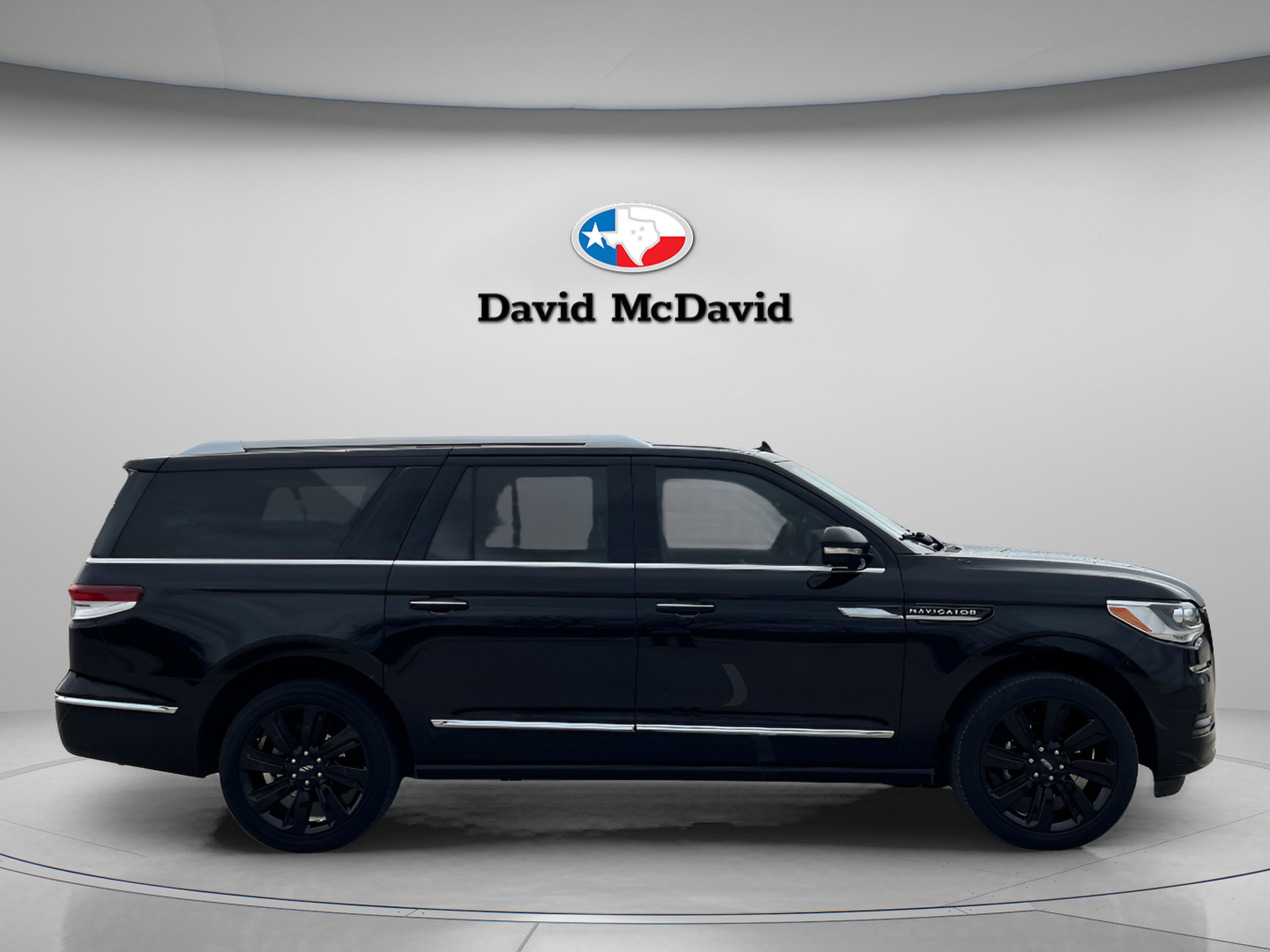 Used 2023 Lincoln Navigator L Reserve image 8