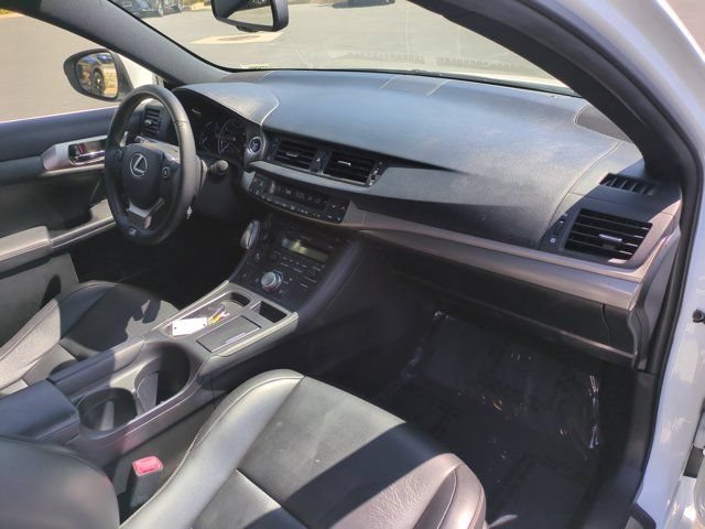 Used 2015 Lexus CT 200h w/ F Sport w/Nuluxe Interior FWD image 30
