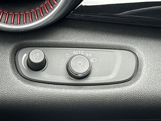 Certified 2024 Chevrolet Trax RS w/ Sunroof Package image 21