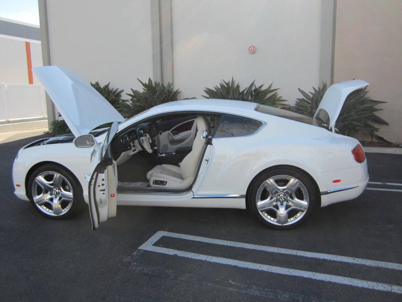 Used 2015 Bentley Continental GT image 9