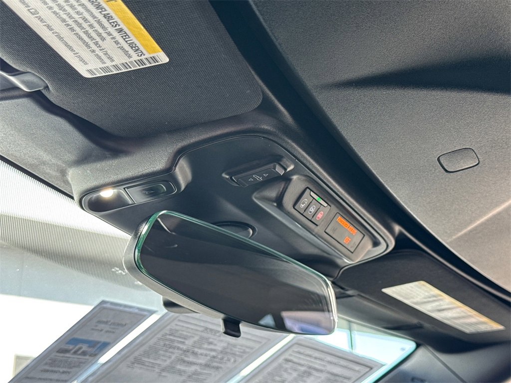 Used 2020 Chevrolet Camaro LT image 21