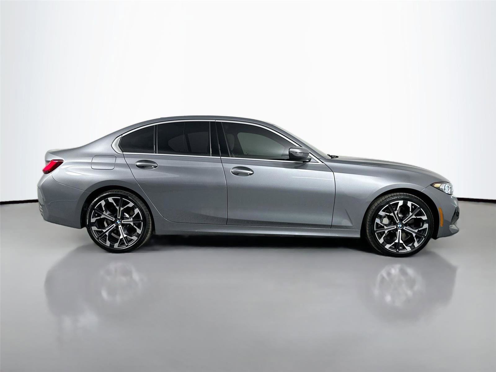 New 2026 BMW 330i xDrive Sedan w/ Premium Package AWD/4WD image 4