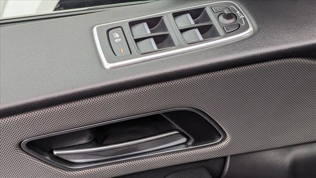 Used 2020 Jaguar F-PACE S image 13
