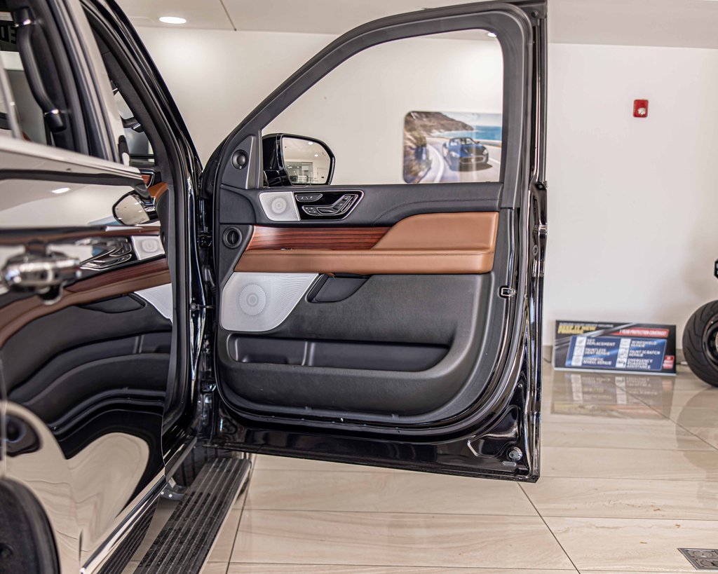 Used 2024 Lincoln Navigator Reserve w/ Equipment Group 201A image 43