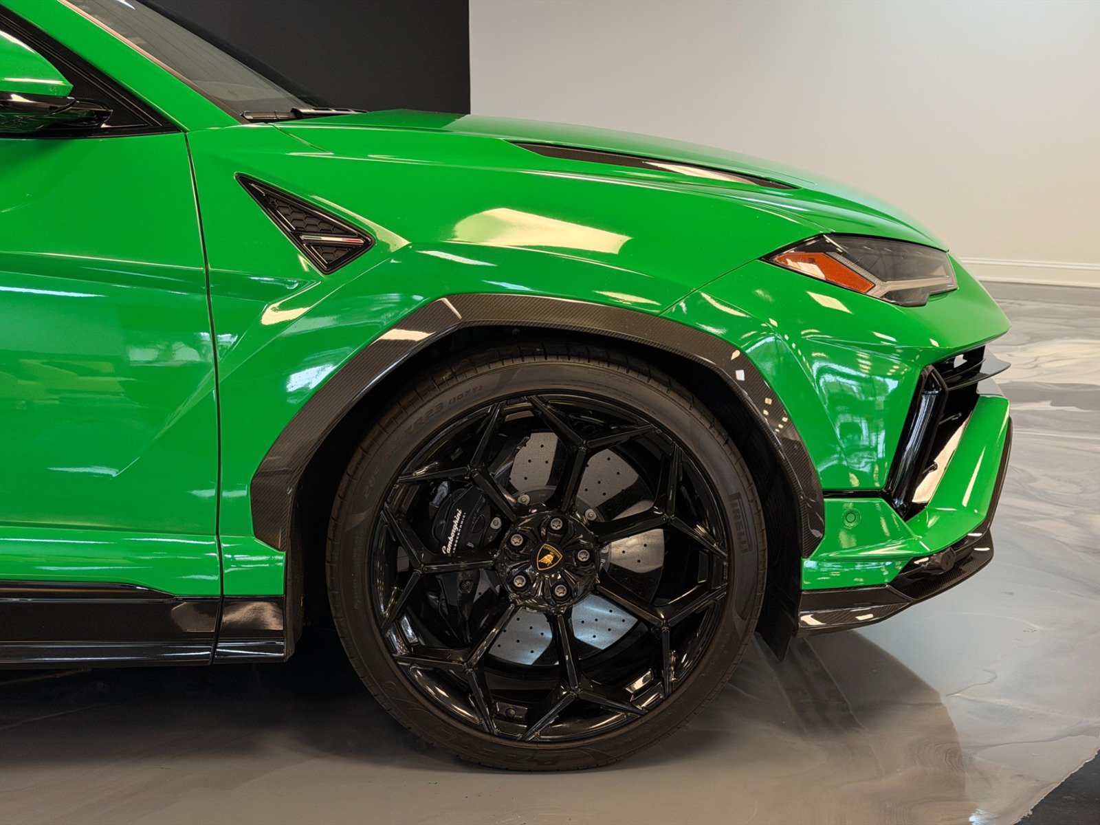 Used 2023 Lamborghini Urus Performante AWD/4WD image 20