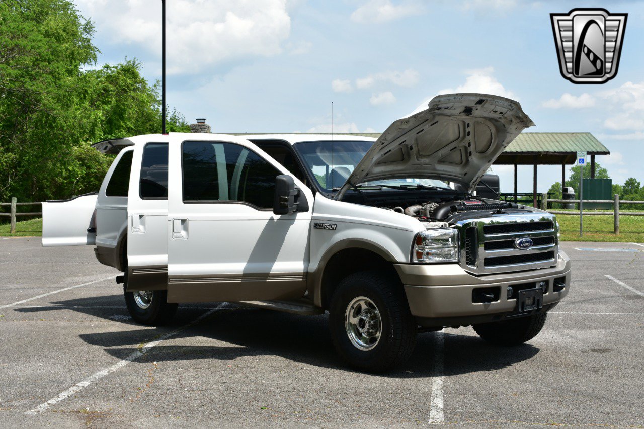 Used 2005 Ford Excursion Eddie Bauer image 10