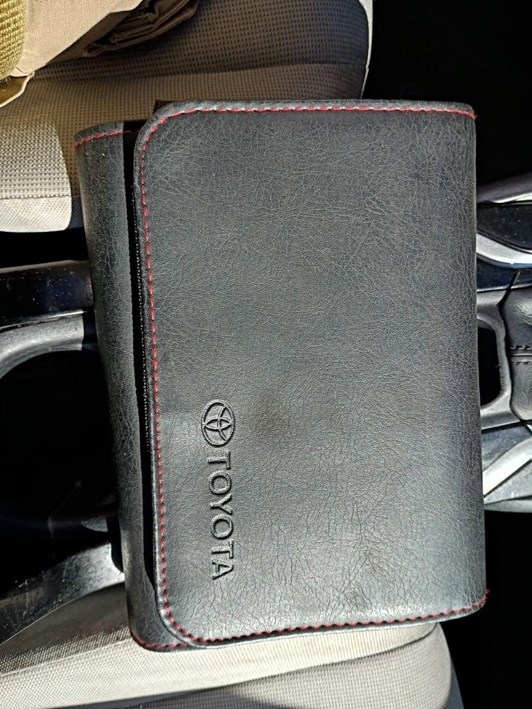 Used 2021 Toyota Corolla LE w/ Carpet Mat Package (TMS) image 18