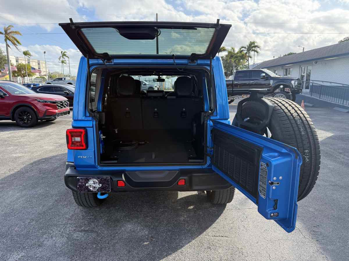 Used 2022 Jeep Wrangler Unlimited Sahara 4xe image 47