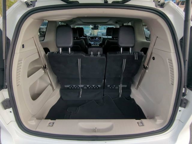 Used 2024 Chrysler Pacifica Limited image 14