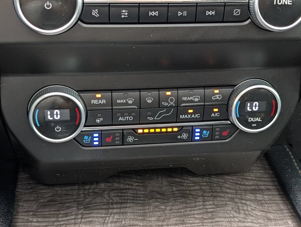Used 2021 Ford Expedition Max Limited AWD/4WD image 23