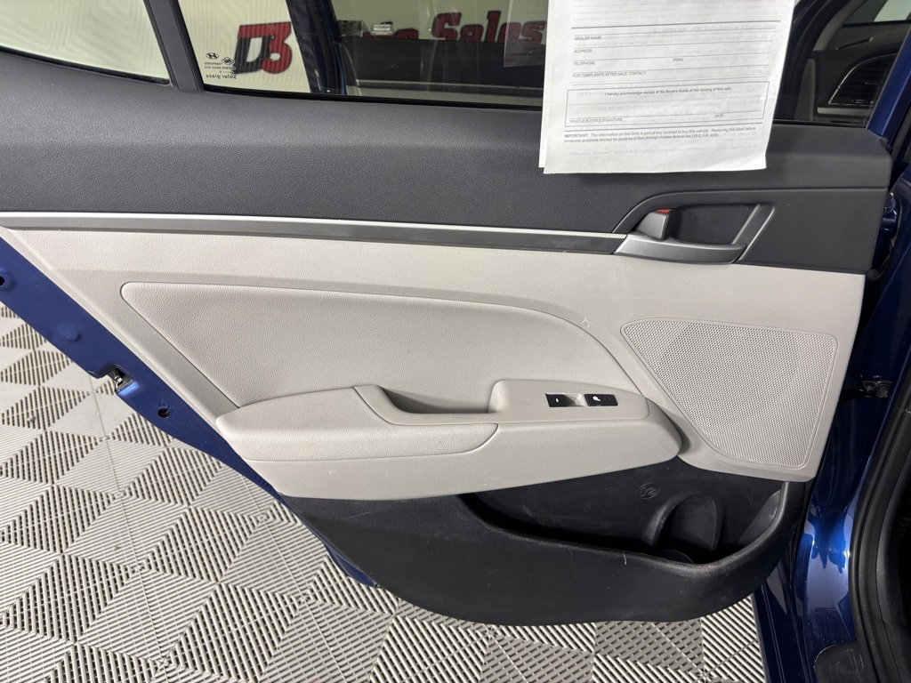Used 2017 Hyundai Elantra Limited w/ Limited Tech Package 04 image 34