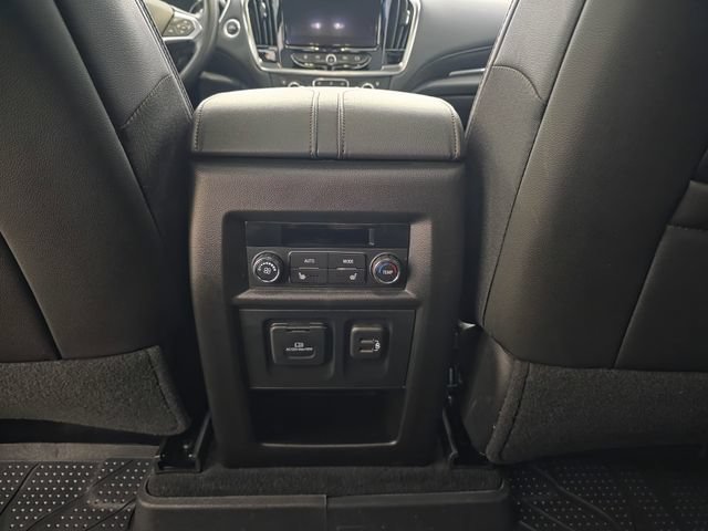 Used 2024 Chevrolet Traverse High Country AWD/4WD image 11