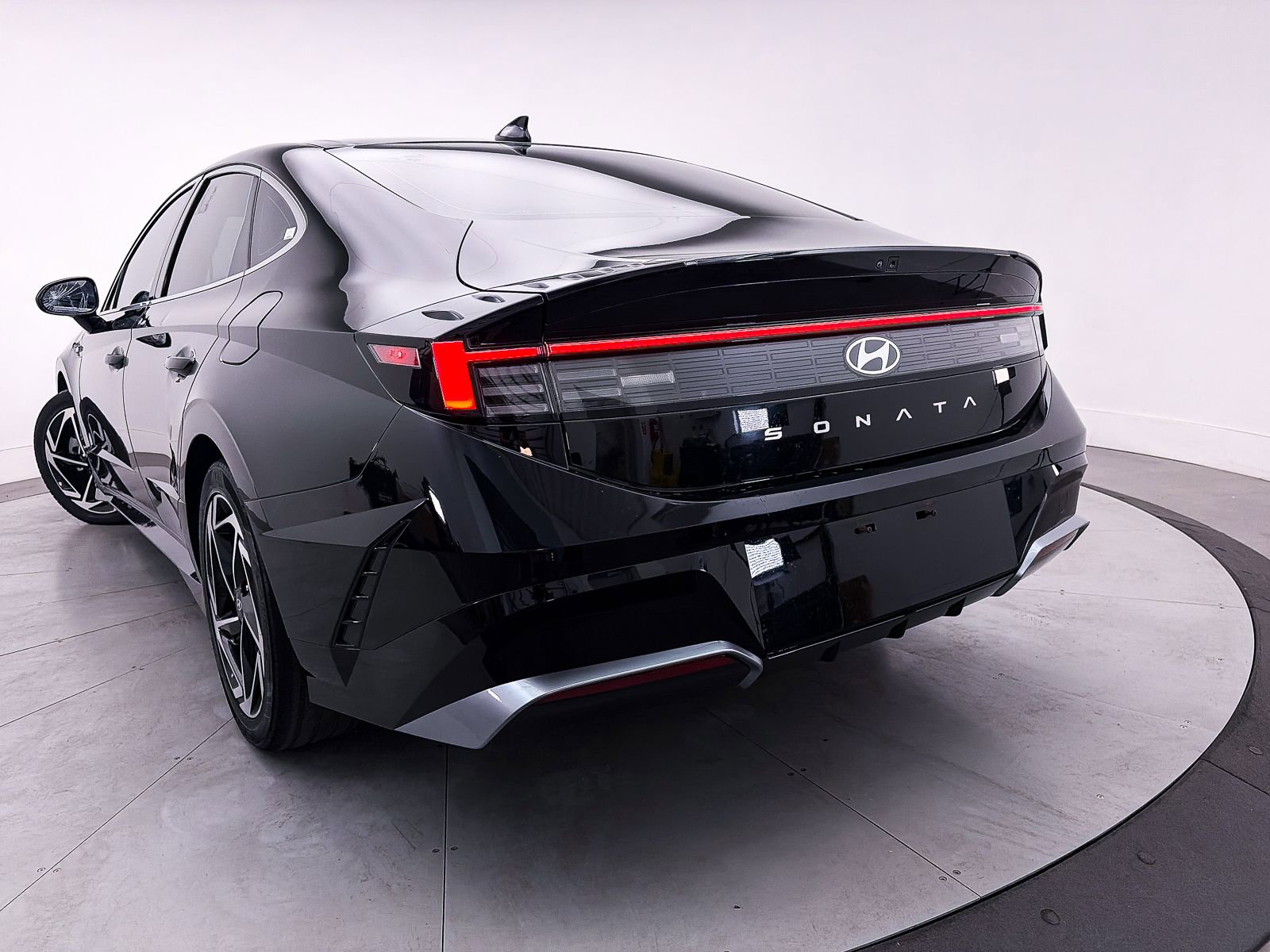 Used 2024 Hyundai Sonata SEL w/ Convenience Package image 9