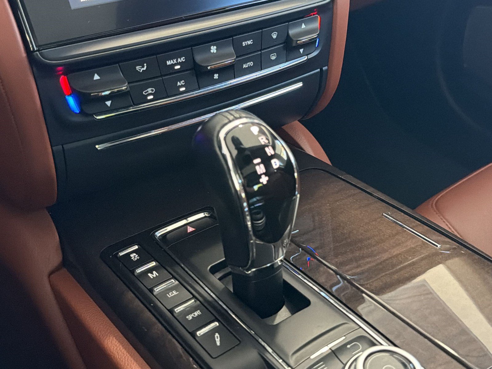 Used 2018 Maserati Quattroporte S GranSport Q4 AWD/4WD image 19