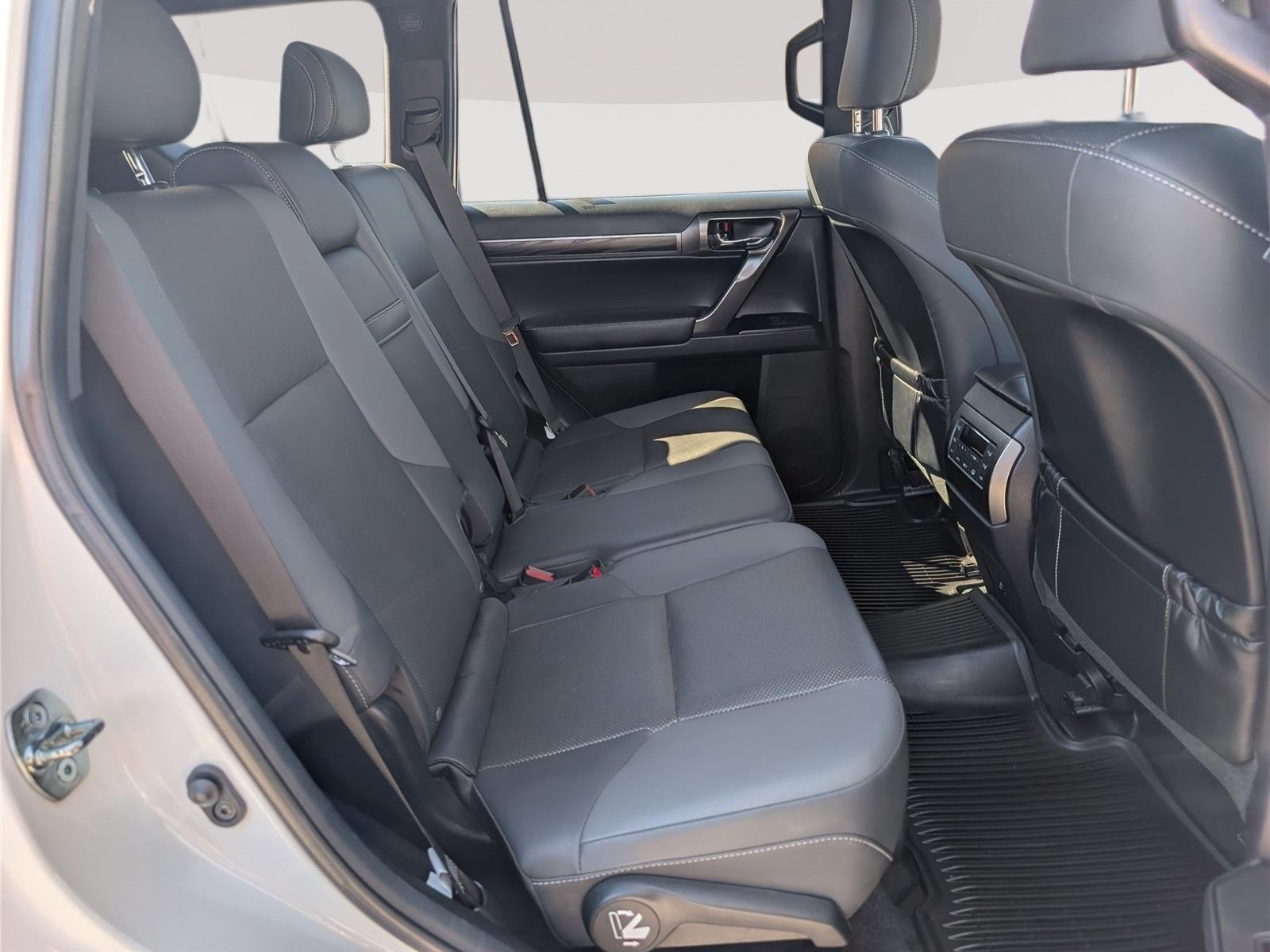 Used 2022 Lexus GX 460 w/ Black Line Special Edition AWD/4WD image 10