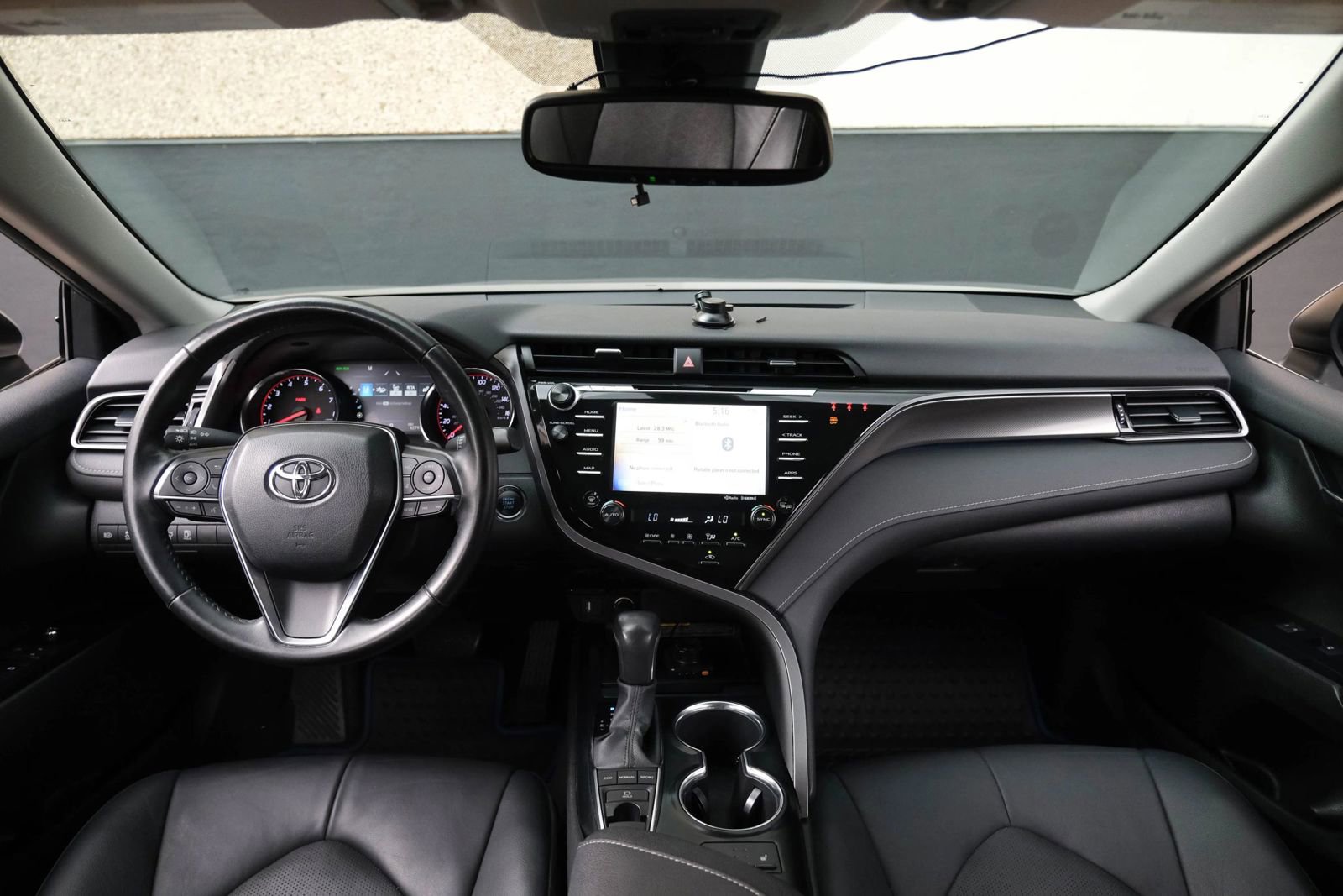 Used 2020 Toyota Camry XSE image 33