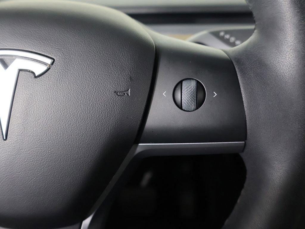 Used 2021 Tesla Model Y Long Range image 38