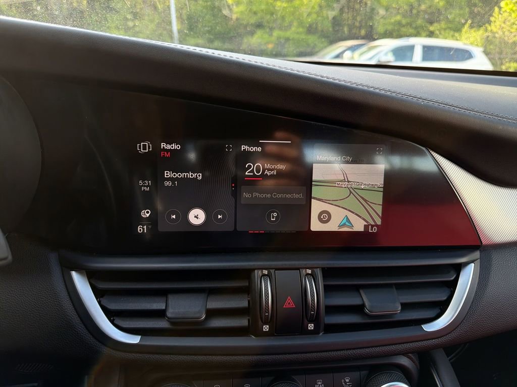 Used 2022 Alfa Romeo Giulia Veloce image 12