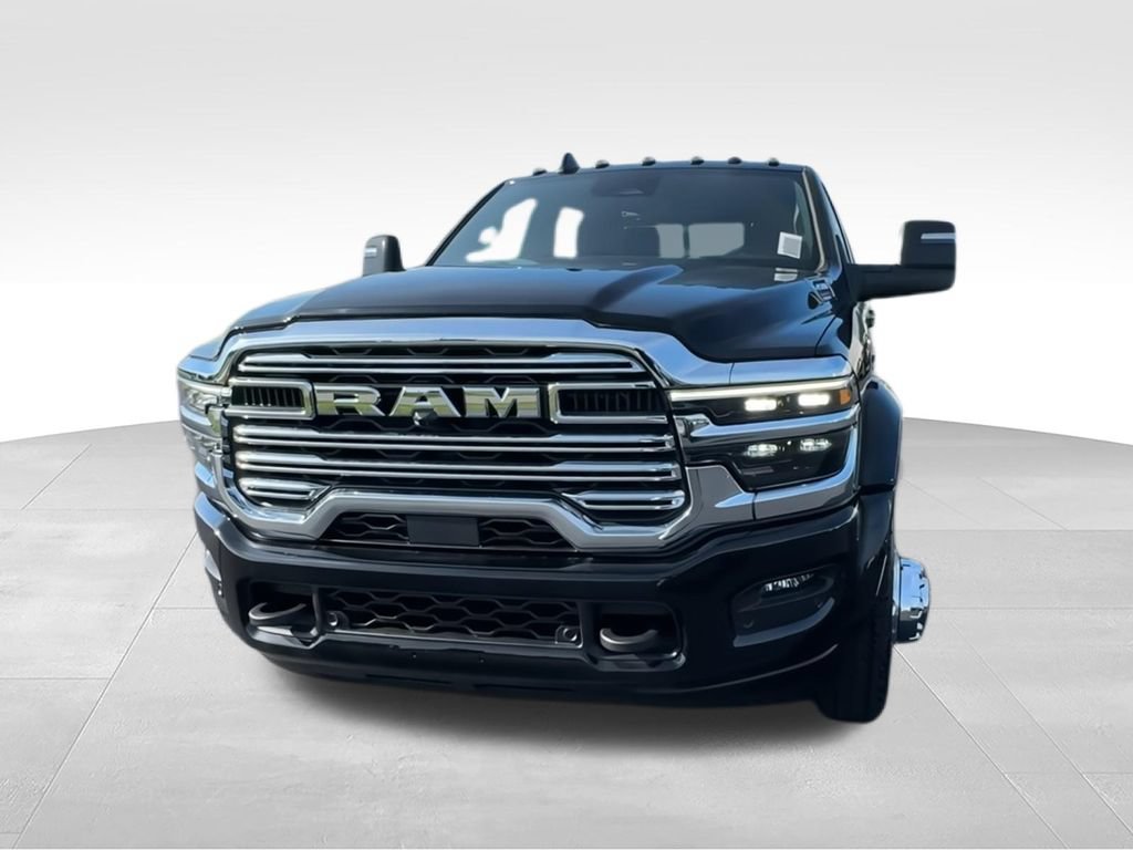 New 2026 RAM 4500 4x4 Crew Cab DRW w/ Laramie Trim Package image 3