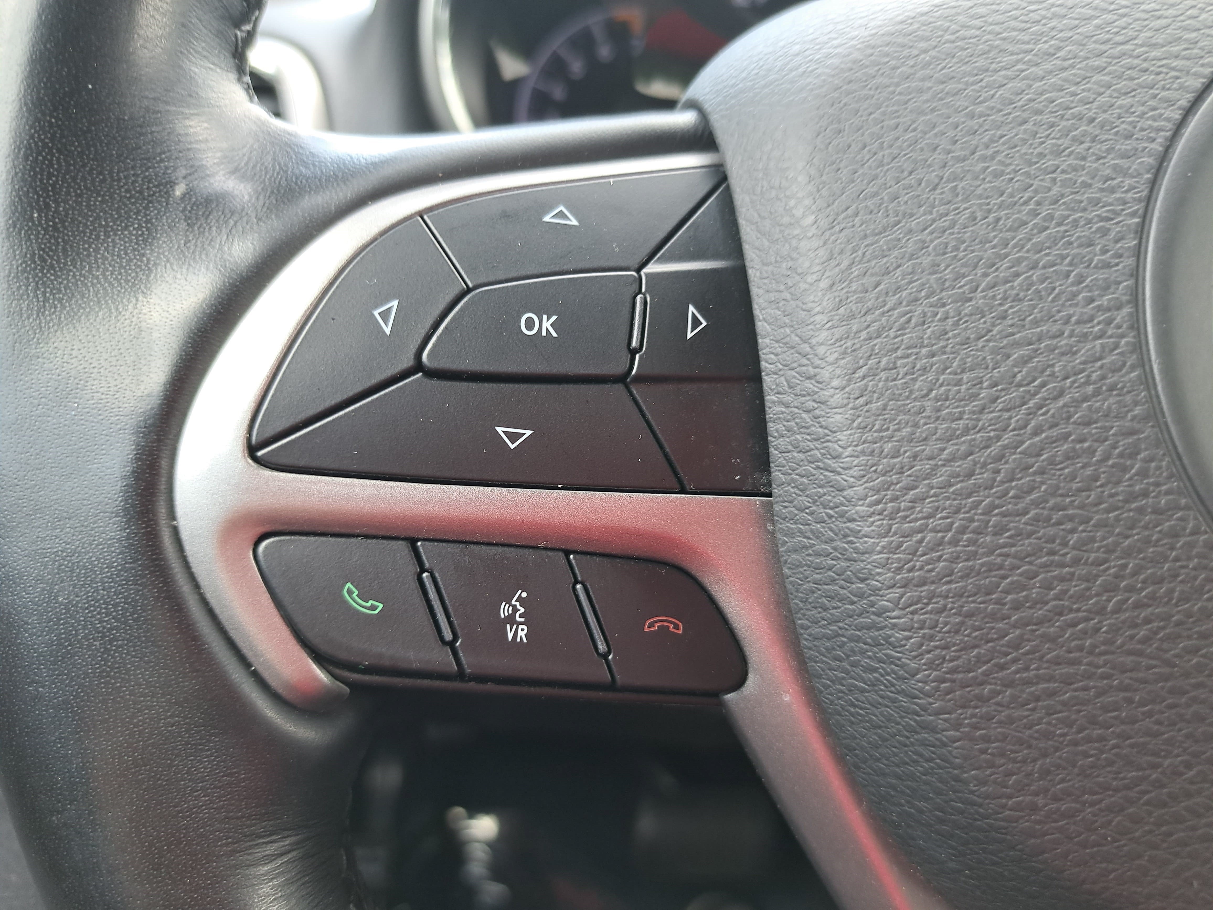 Used 2022 Jeep Grand Cherokee Limited AWD/4WD image 17