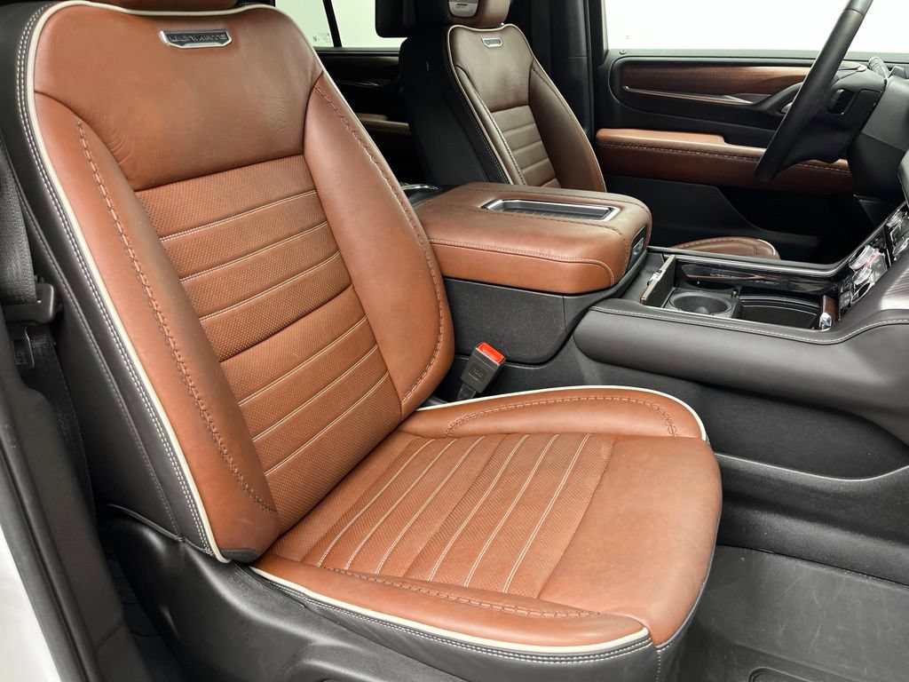 Used 2024 GMC Yukon Denali Ultimate AWD/4WD image 26