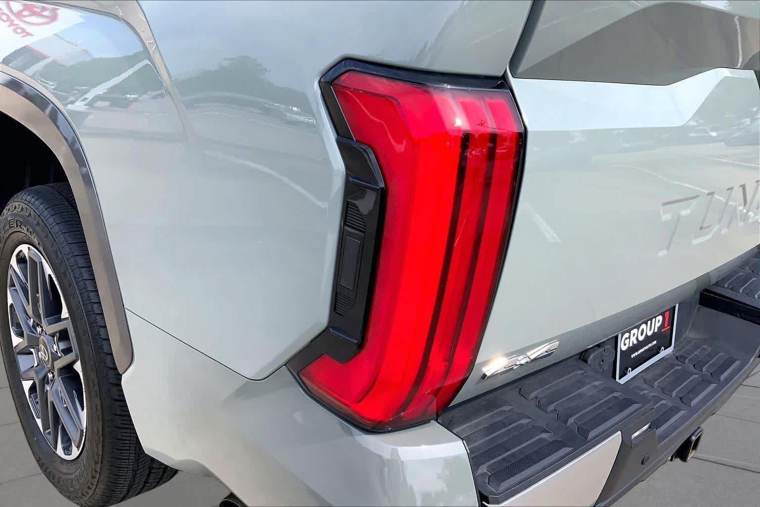Used 2025 Toyota Tundra Limited AWD/4WD image 27