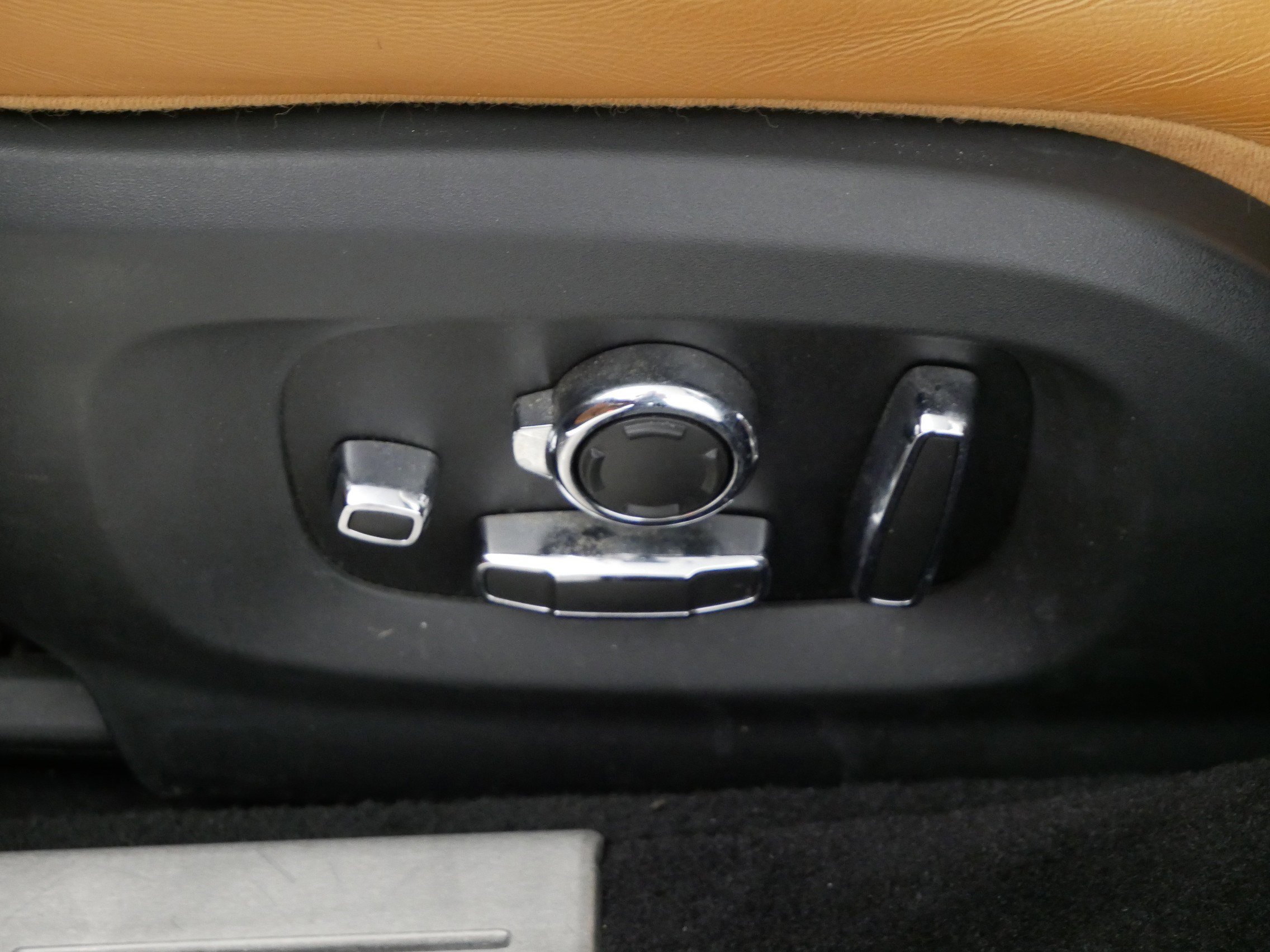 Used 2017 Jaguar XJ L Portfolio image 20