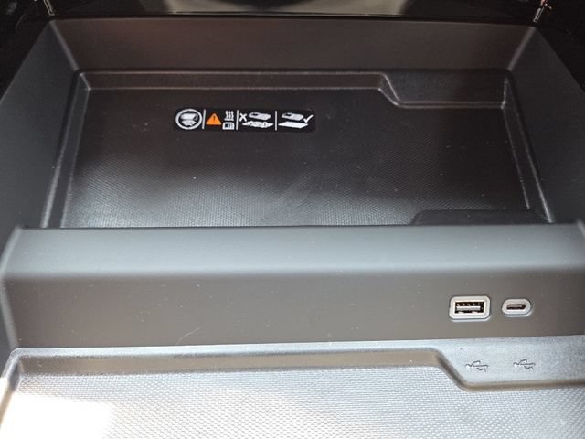New 2026 Chevrolet Suburban LT w/ Comfort Package AWD/4WD image 7