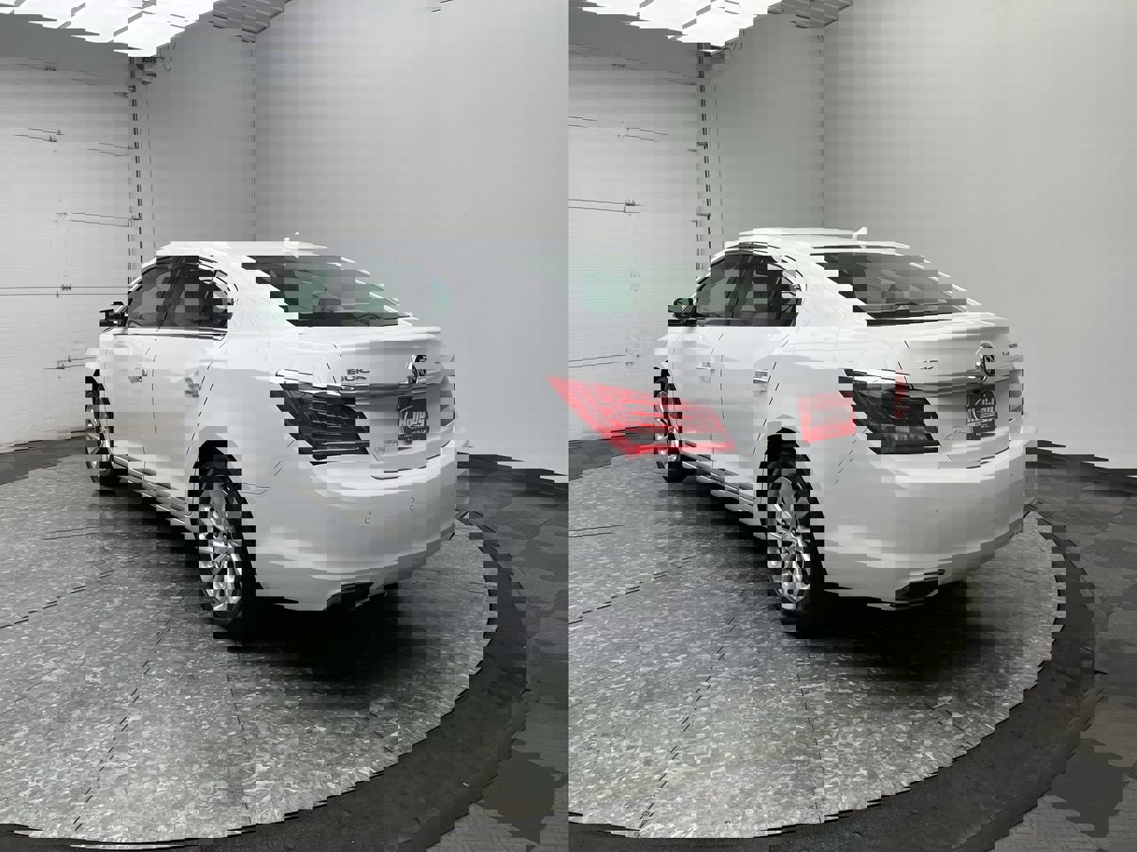 Used 2014 Buick LaCrosse Leather image 2