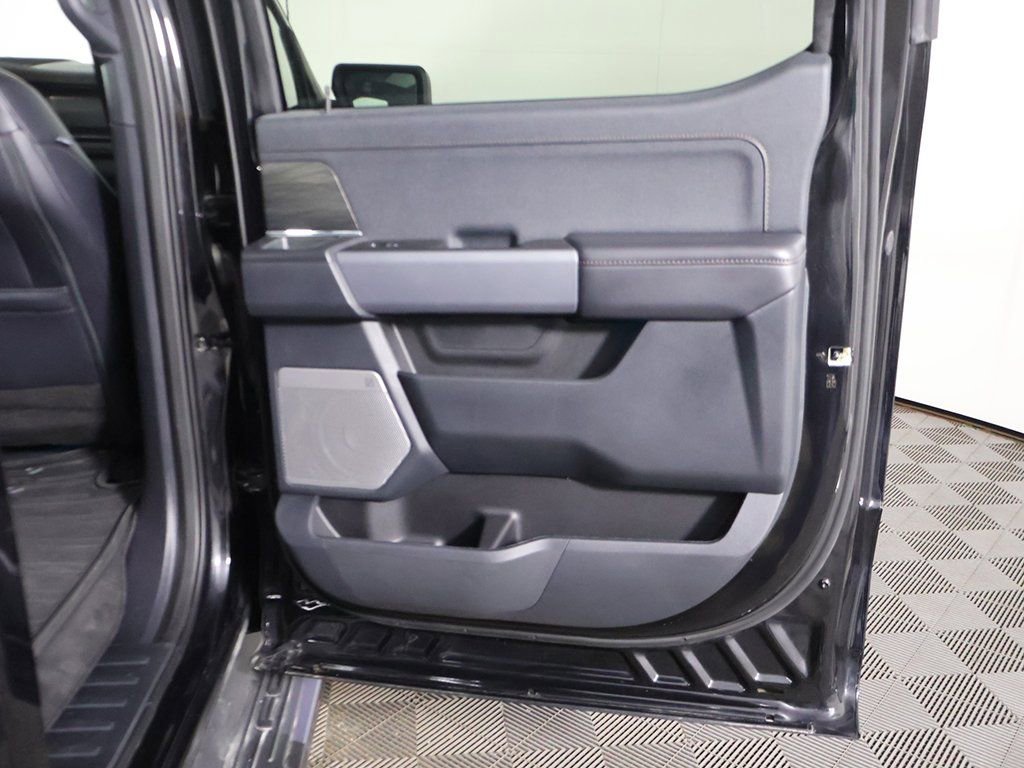 Used 2025 Ford F150 Lightning Lariat image 29