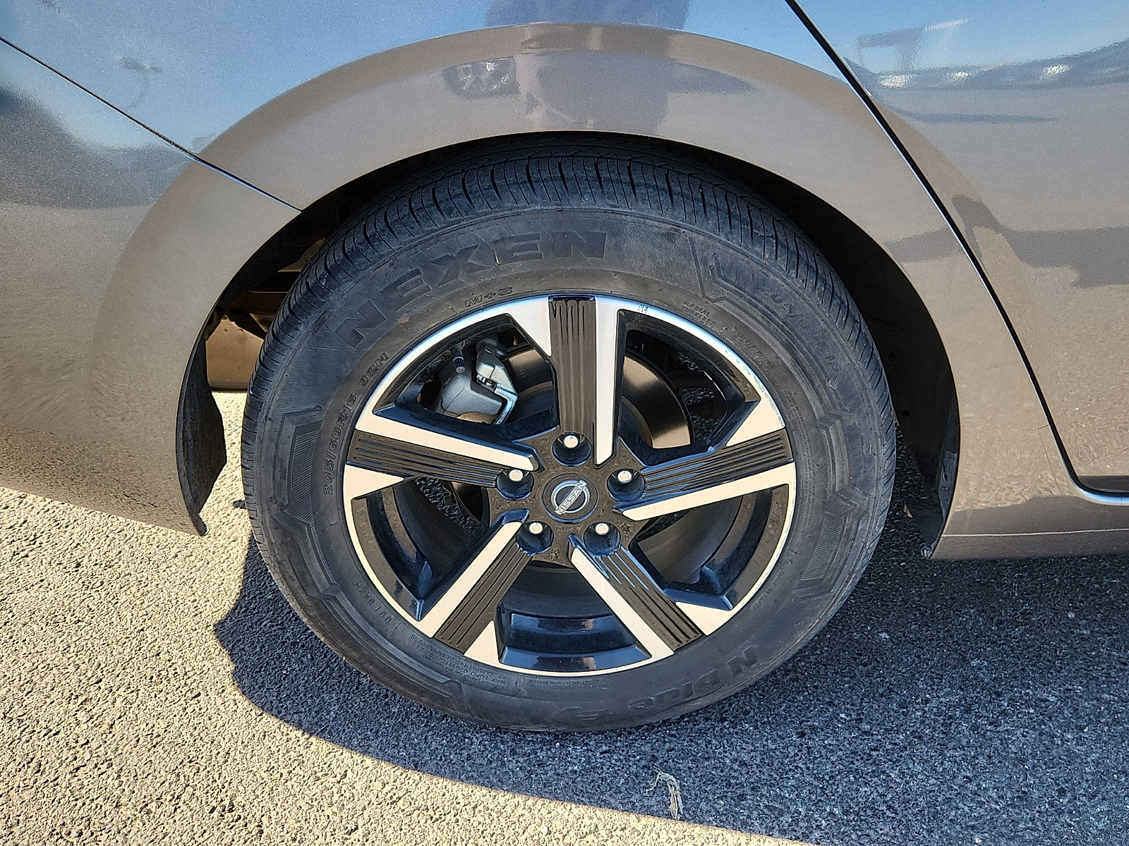 Used 2024 Nissan Sentra SV image 9