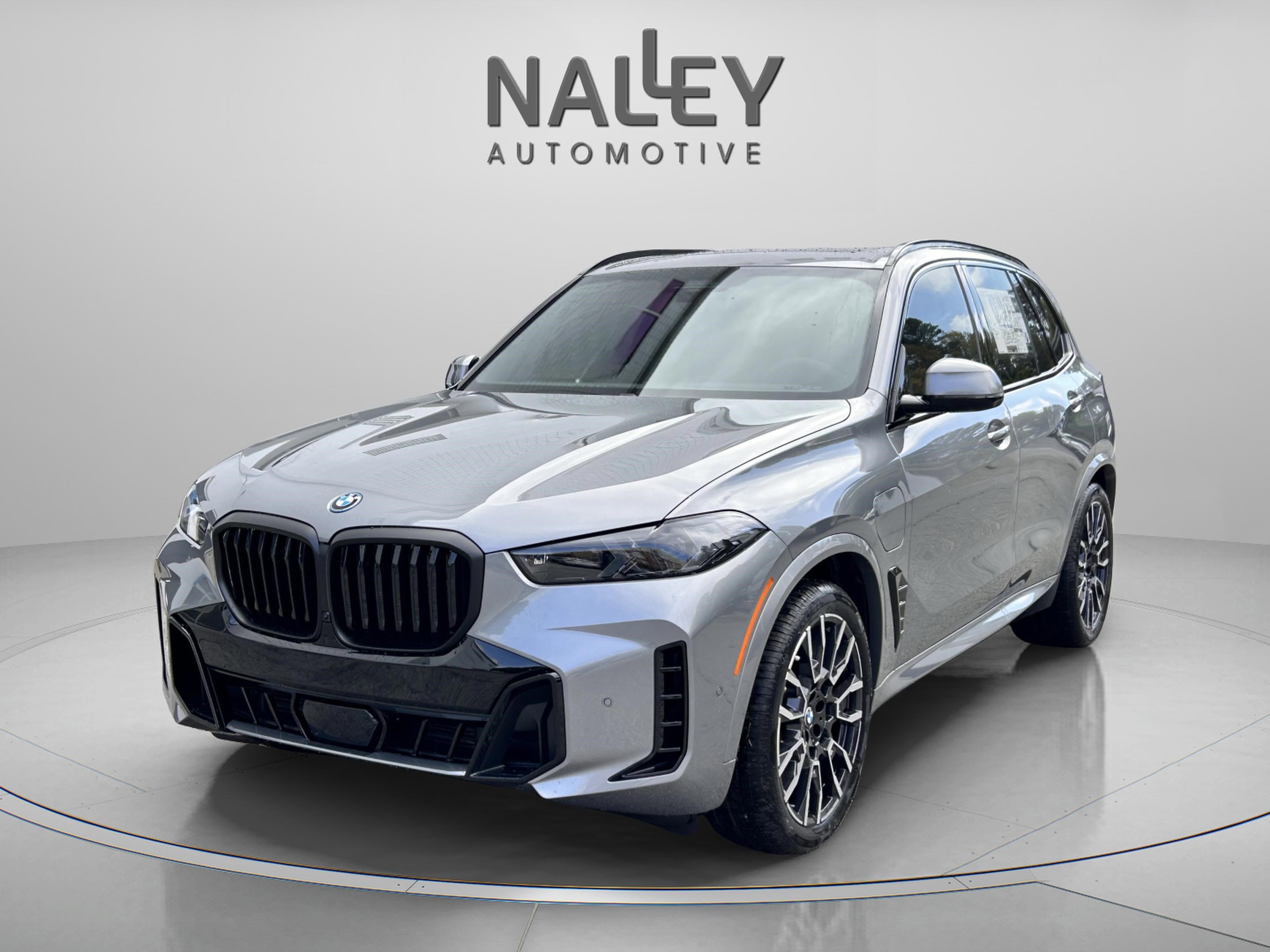 New 2026 BMW X5 xDrive50e w/ Executive Package